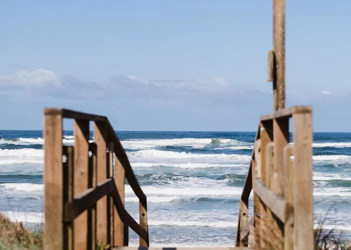Tillicum Beach - Formerly Deane'S Oceanfront Lodge