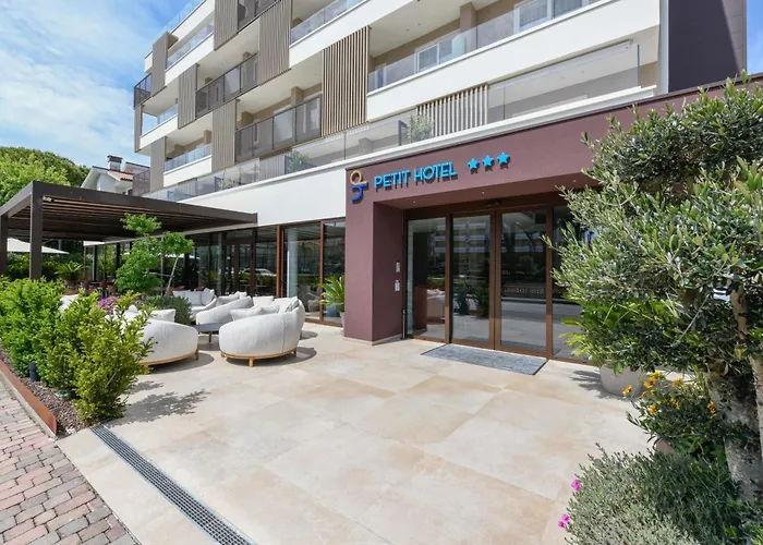 Petit Hotel