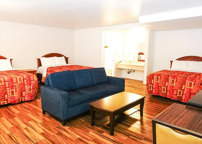 Tropic Lodge