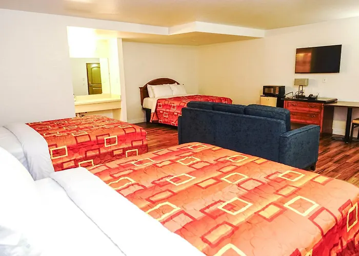 Tropic Lodge