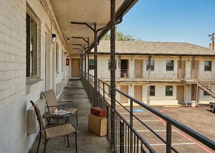 Exclusivo Inn By Oyo Grand Prairie, Tx