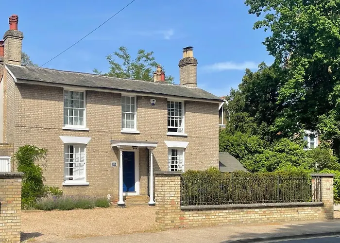 Yew Tree House, Bed & Breakfast In Colchester