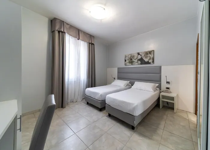 Hotel University