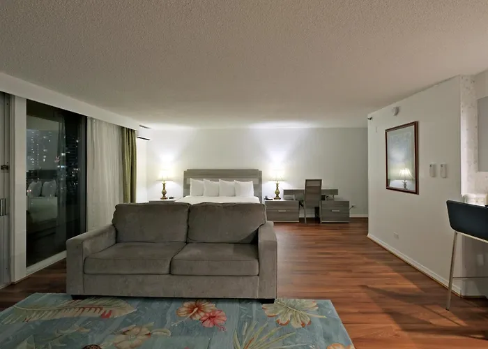 Ramada Plaza By Wyndham Waikiki