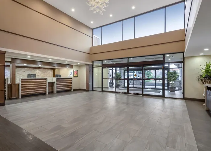 Best Western Plus Port O'Call Hotel