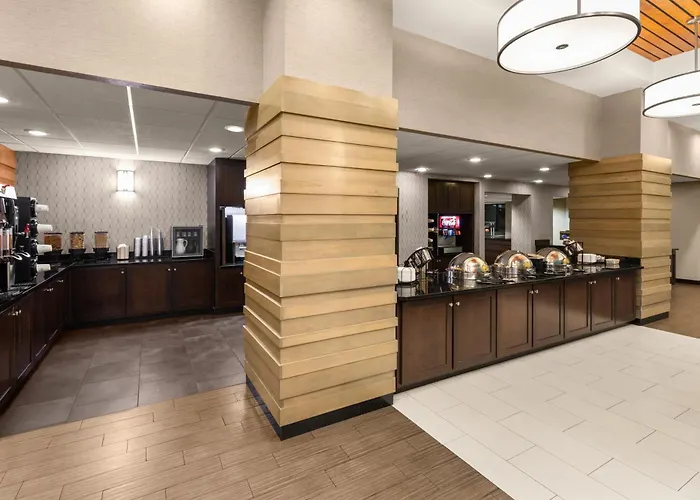 Heritage Inn & Suites Airport, Trademark Wyndham