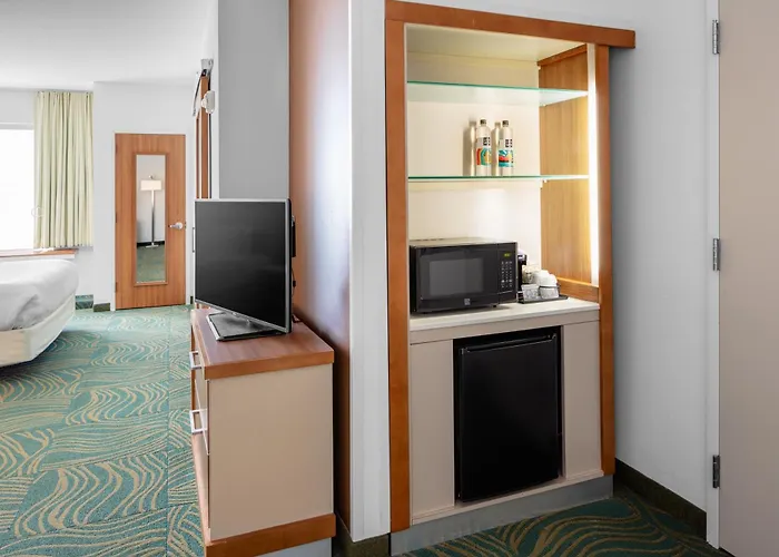 Springhill Suites By Marriott Wichita Airport
