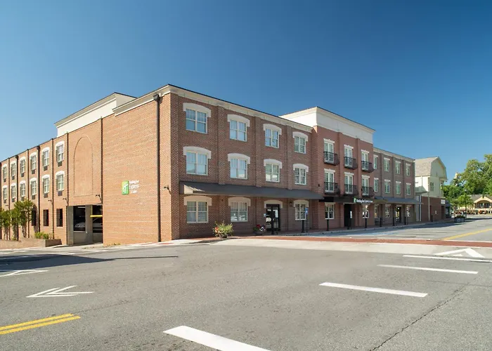 Holiday Inn Express & Suites - Dahlonega - University Area By Ihg