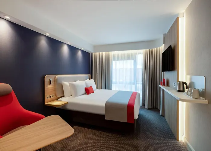 Holiday Inn Express Cambridge West - Cambourne By Ihg