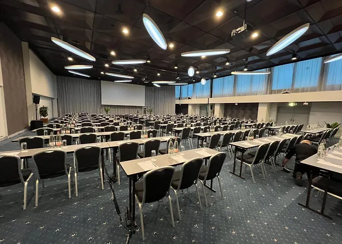 Crowne Plaza Zürich, an IHG Hotel