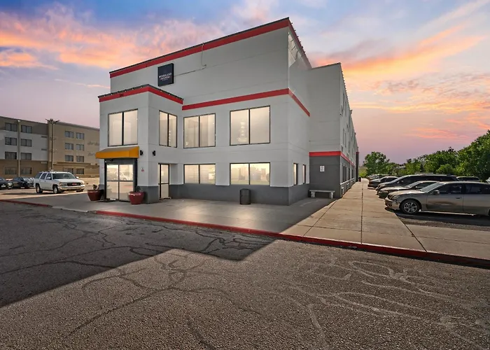 Super 8 By Wyndham North