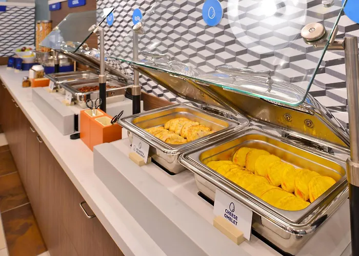 Holiday Inn Express & Suites High Point South By Ihg