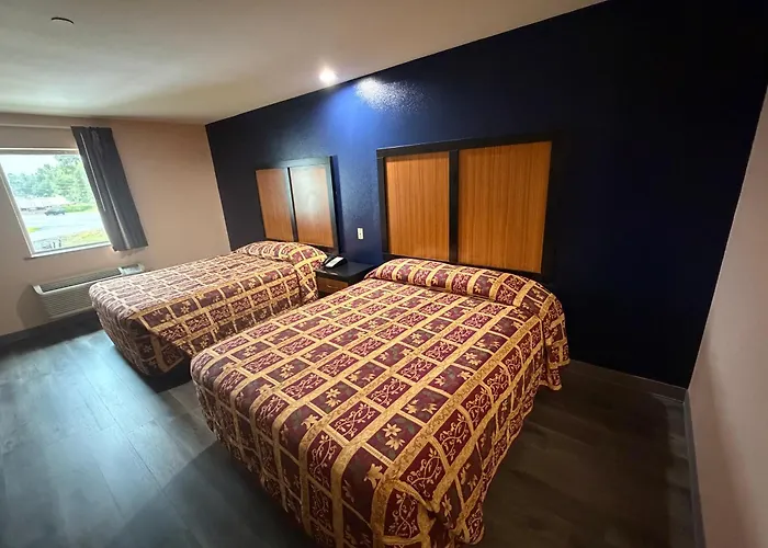 Paradise Inn & Suites
