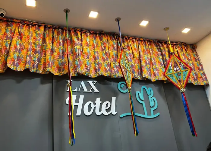 Lax Hotel - Acesso através de escadas - 3 andares