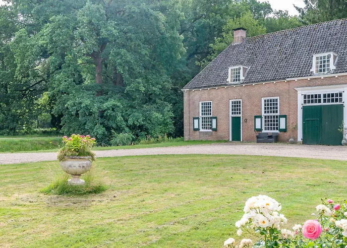 De Zwaluwenburg