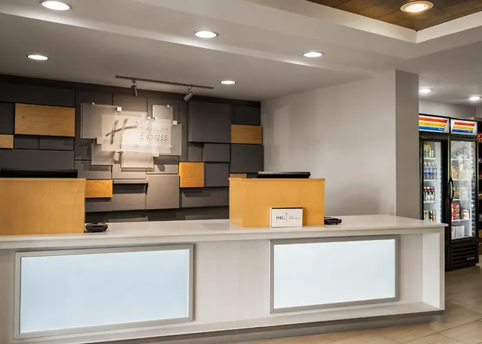 Holiday Inn Express & Suites -Des Moines By Ihg