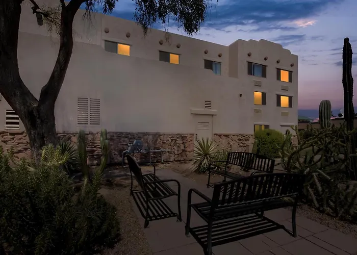 Red Lion Inn & Suites