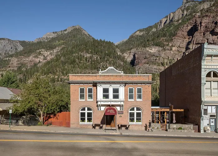 St. Elmo Hotel