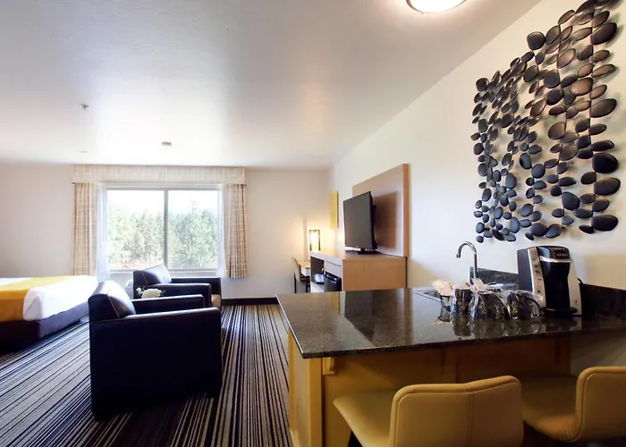 Oxford Suites