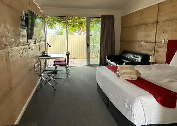 Crossroads Ecomotel