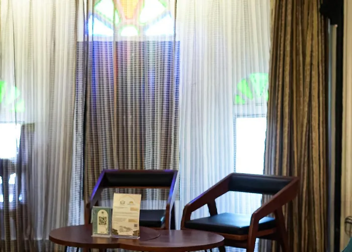 Hotel Udai Niwas By The Lake