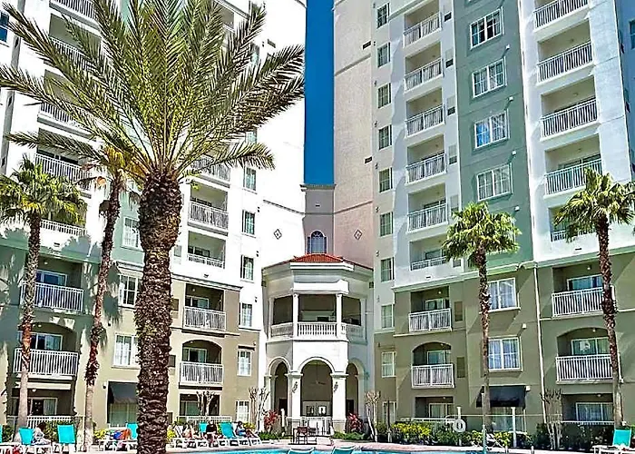 Point & Suites Universal