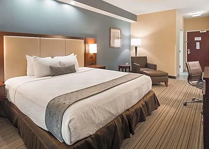 Best Western Plus Boardman Inn & Suites