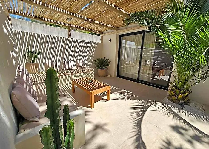 Le Clos des Délices - Love Room - Chambre avec spa, terrasse et parking privatif