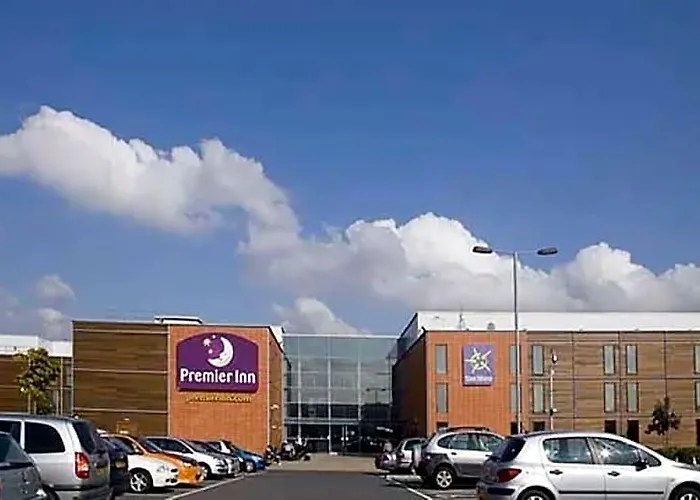 Premier Inn London Heathrow Airport T2 & T3 - Bath Road