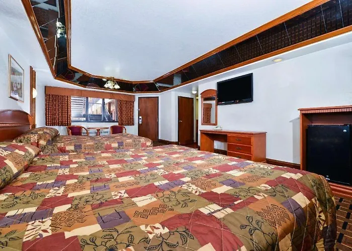 Americas Best Value Inn & Suites Downtown Sw