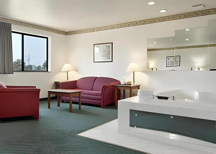 Super 8 By Wyndham Omaha Eppley Airport/