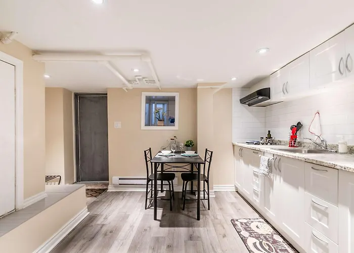 St Clair Hotel - Cozy Basement Suite With Parking