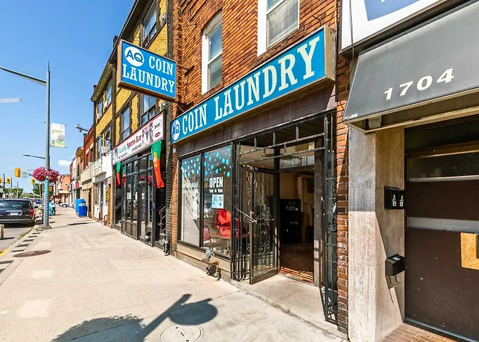 St Clair Hotel - Cozy Basement Suite With Parking