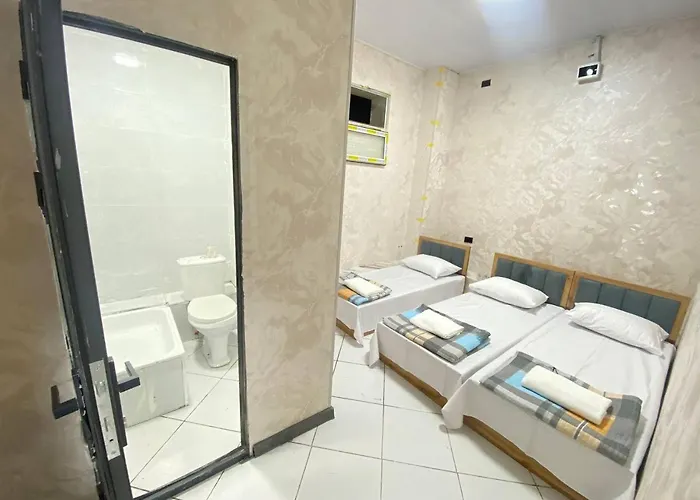 Shinam Hostel 777
