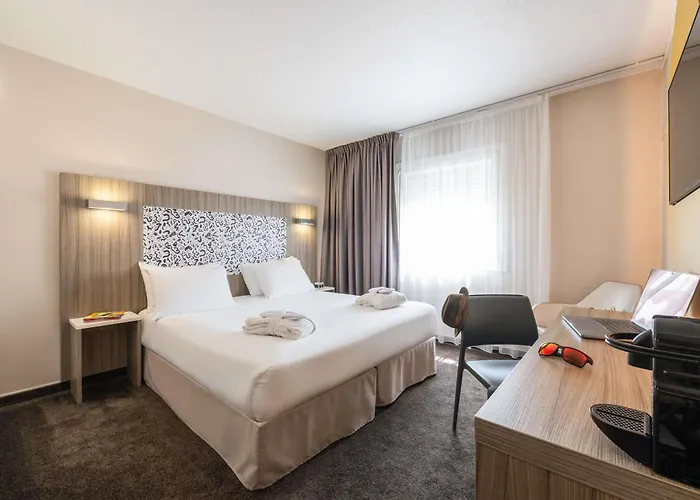 Ibis Styles Lyon Gorge De Loup Saphir