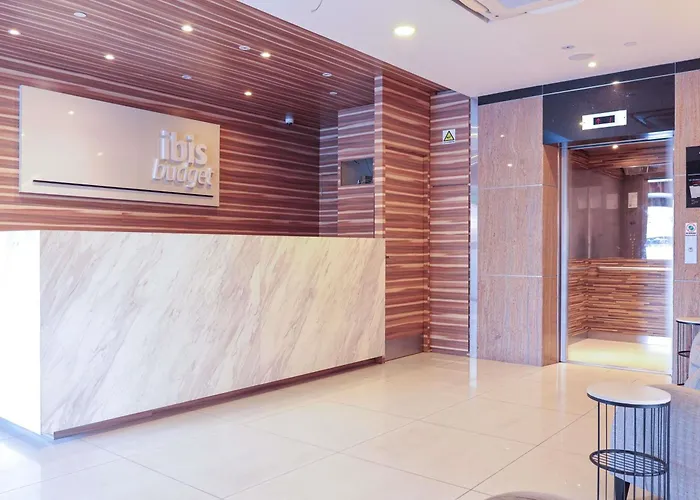 Ibis Budget Singapore Crystal