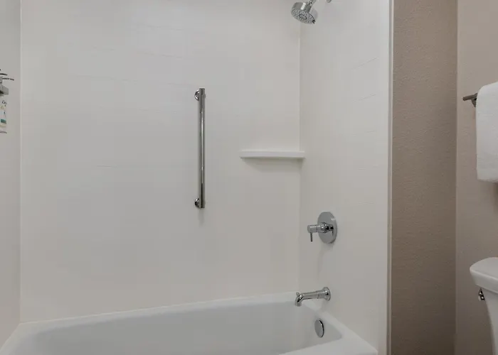 Holiday Inn Express Boston-Milford By Ihg