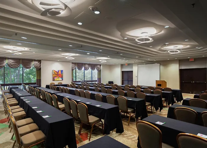 Holiday Inn -Town Lake By Ihg