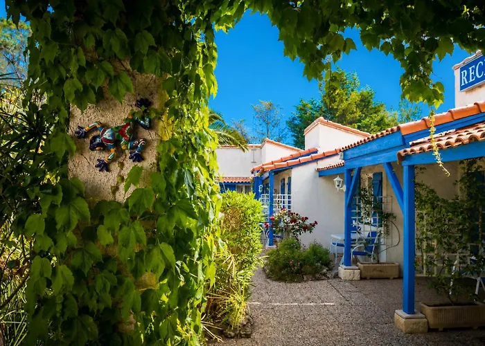 Hotel Des 4 Vents Esprit Camargue Parking Privé Gratuit