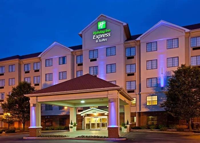 Holiday Inn Express & Suites - East By Ihg