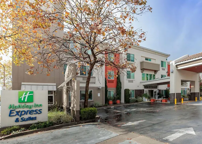 Holiday Inn Express By Ihg