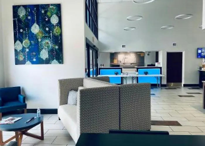 Holiday Inn Express & Suites By Ihg