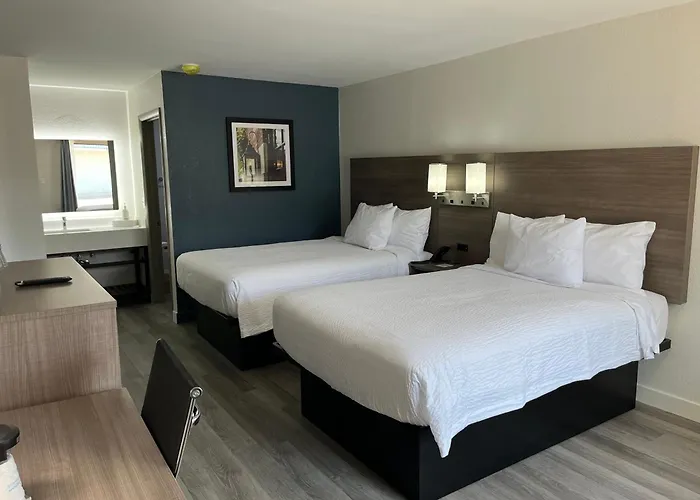 Travelers Inn & Suites