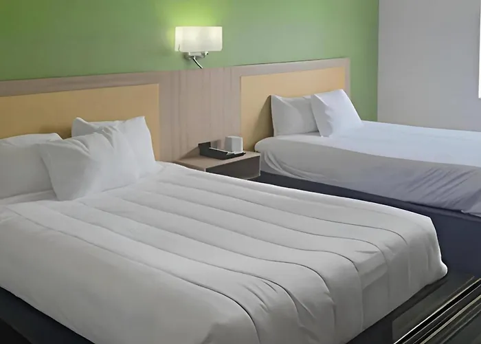Super 8 By Wyndham Pittsburgh Pa Airport-University Area
