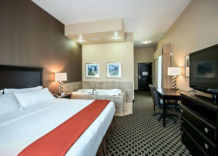 Holiday Inn Express & Suites - Green Bay East By Ihg