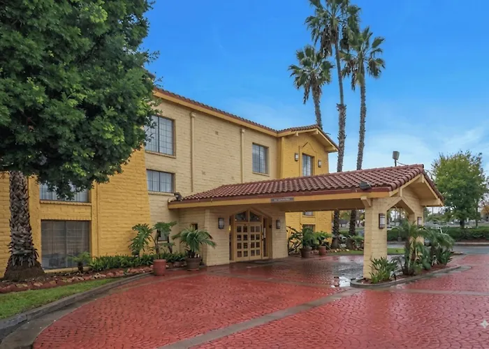 Days Inn By Wyndham San Diego Vista