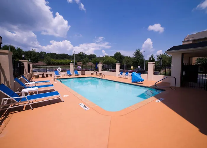 Holiday Inn Express & Suites Atlanta East - By Ihg