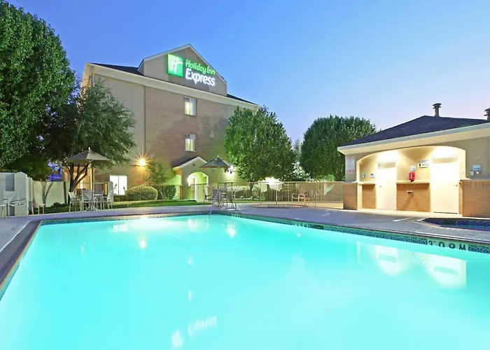Holiday Inn Express And Suites Dfw- By Ihg