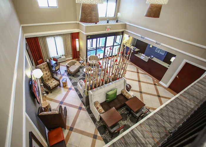Holiday Inn Express & Suites - Atlanta/Emory University Area By Ihg
