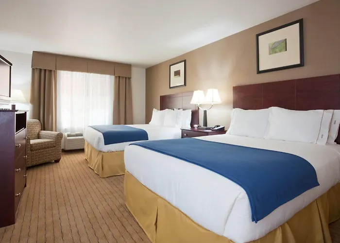Holiday Inn Express Hotel & Suites Antigo By Ihg